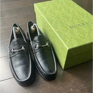Black Gucci Loafers w/ Silver Horsebit. 10.5